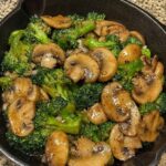 Keto Sautéed Mushrooms and Broccoli Stir-Fry