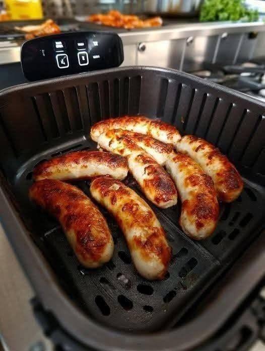 🌭 Air Fryer Sausages (Juicy, Crispy Skin, High-Protein & Low-Carb)