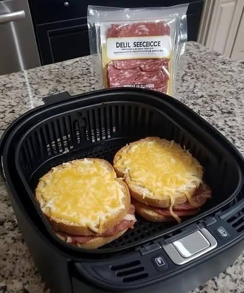 π₯ͺπ₯ Air Fryer Deli Meat & Cheese Sandwich (Crispy, Melty, High-Protein)