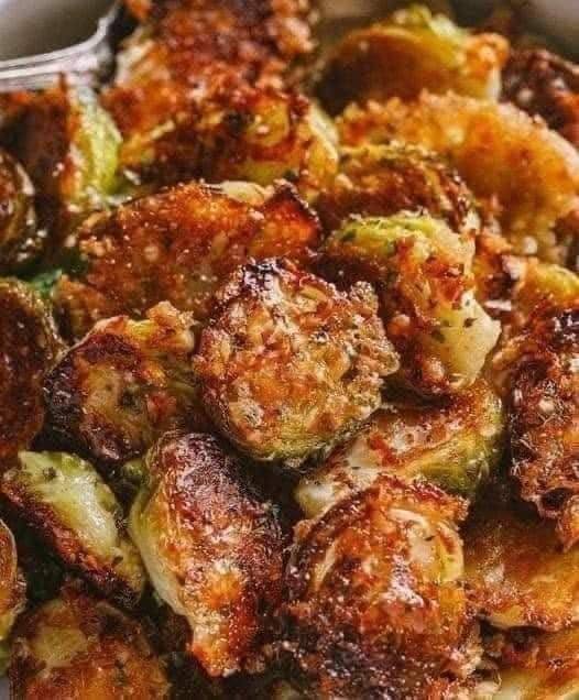 π₯¬π§ Garlic Parmesan Roasted Brussels Sprouts (Air Fryer or Oven-Crispy)