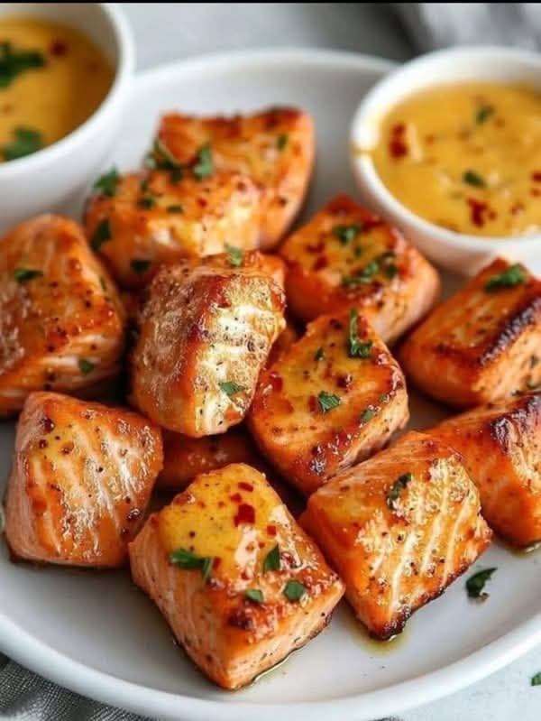 π§π Air Fryer Garlic Herb Salmon Bites
