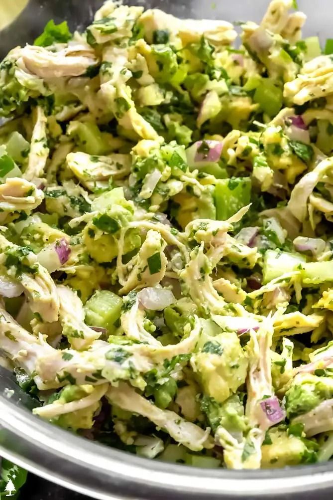 π₯ Keto Creamy Avocado Chicken Salad Bowl (High-Protein Low-Carb)