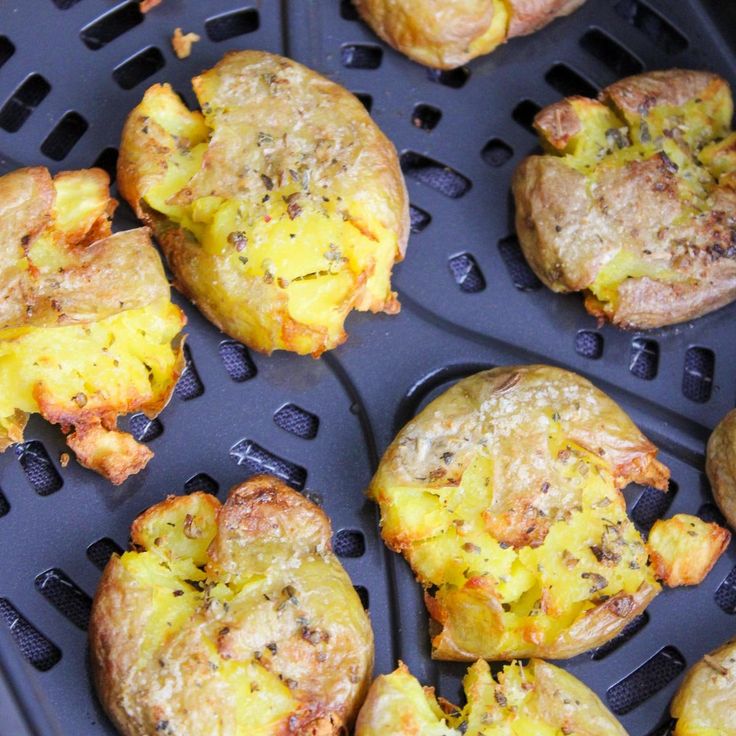 Air Fryer Garlic Parmesan Smashed Potatoes
