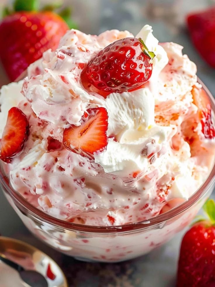 Keto Strawberry Cheesecake Fluff