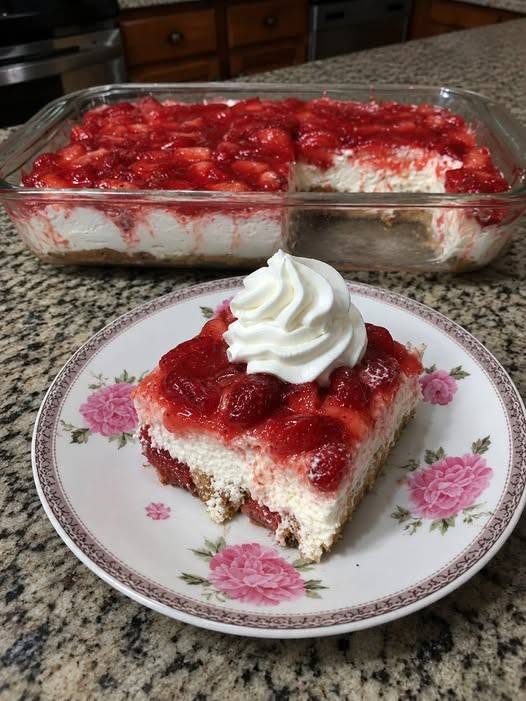 Keto Strawberry Cheesecake Bars