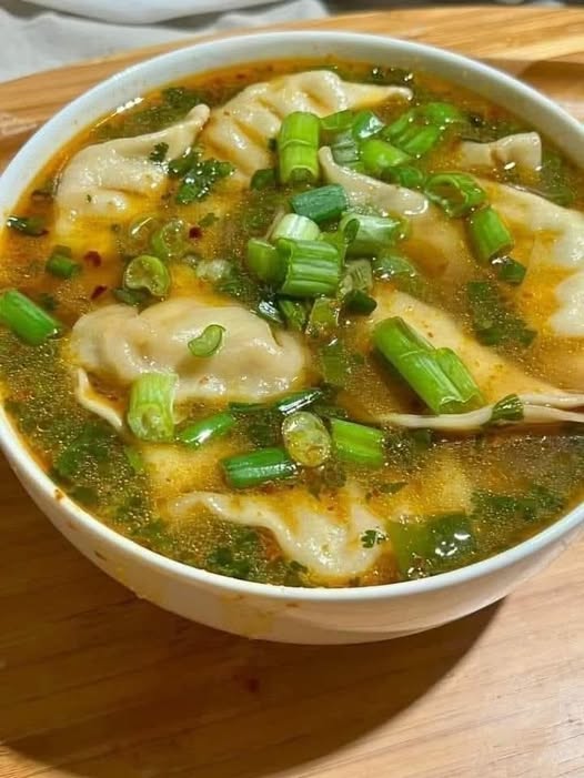 Easy Low-Carb Wonton Soup (Keto-Friendly, Light & High-Protein Recipe)