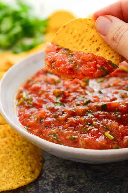 Easy Roasted Tomato Salsa Recipe (Low-Carb & Fresh)