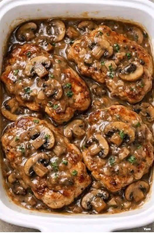 Mediterranean Creamy Mushroom Chicken Bake