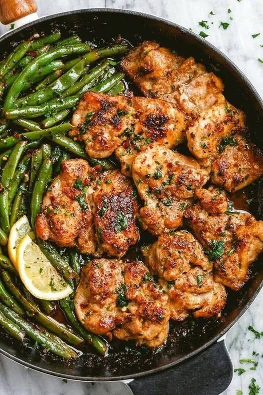 Lemon Garlic Chicken Thighs with Green Beans