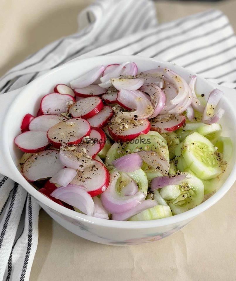 Cucumber Radish Salad 🥒🌶️