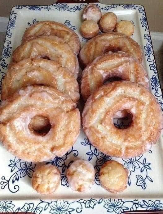 Low Carb Krispy Kreme-Style Donuts – Soft, Glazed & Guilt-Free