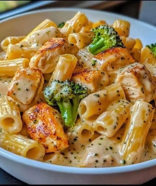 Creamy Chicken and Broccoli Pasta