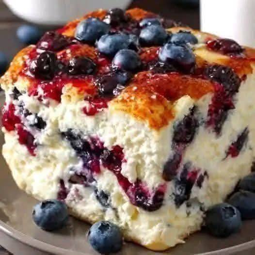 🫐 High-Protein Berry Bake (≈40–50g protein per serving)