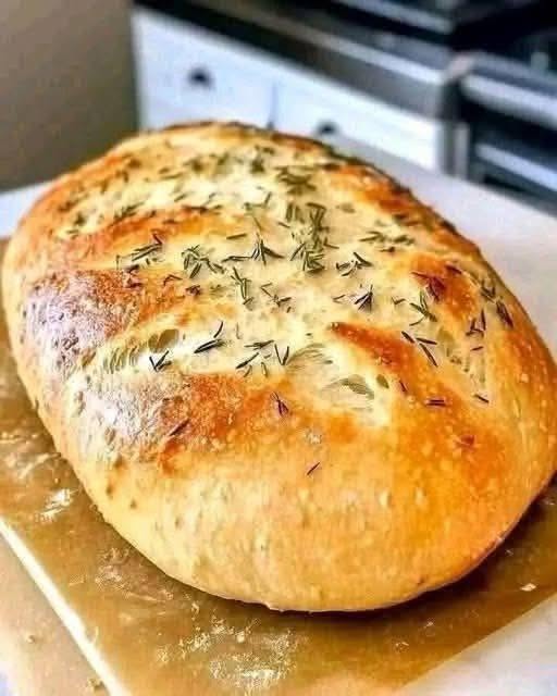 High-Protein No-Knead Garlic Bread