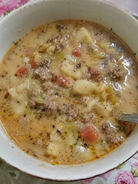 Keto Cauliflower & Hamburger Soup