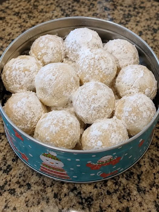 keto pecan snowballs cookie