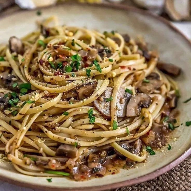 Vegan Creamy Mushroom Garlic Pasta