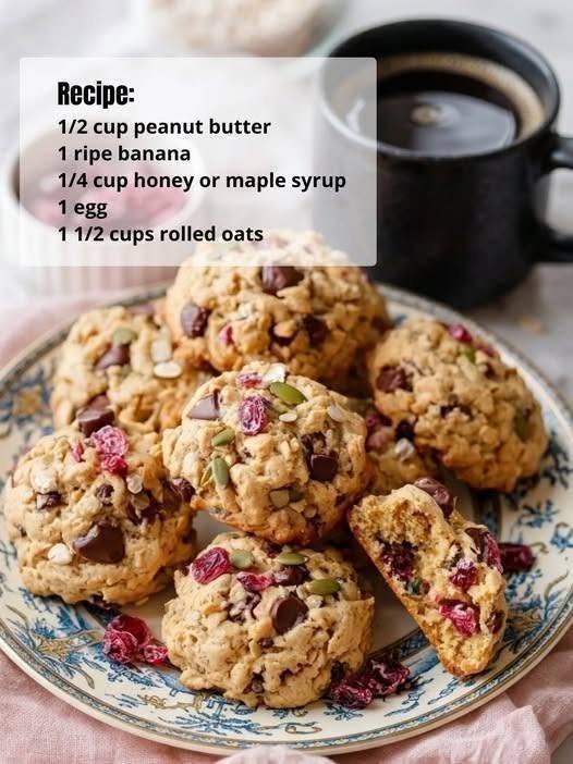 Healthy Breakfast Cookies with Oats, Fruit & Seeds