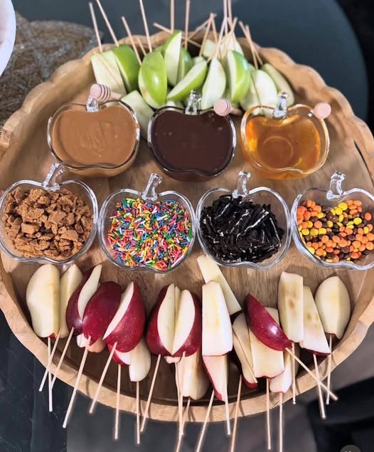 🍎 Apple Charcuterie Dessert Board