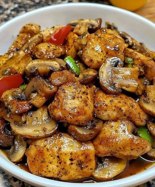 Easy Healthy Black Pepper Chicken & Mushroom Skillet – Quick Dinner Idea