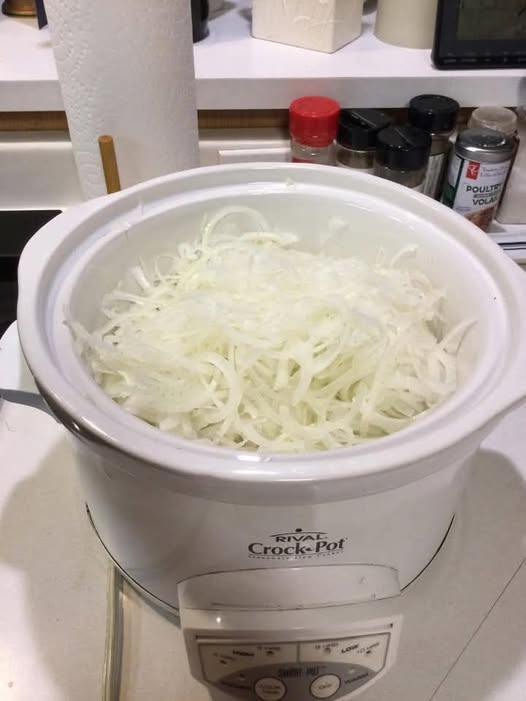 🧅 Slow Cooker French Onion Soup