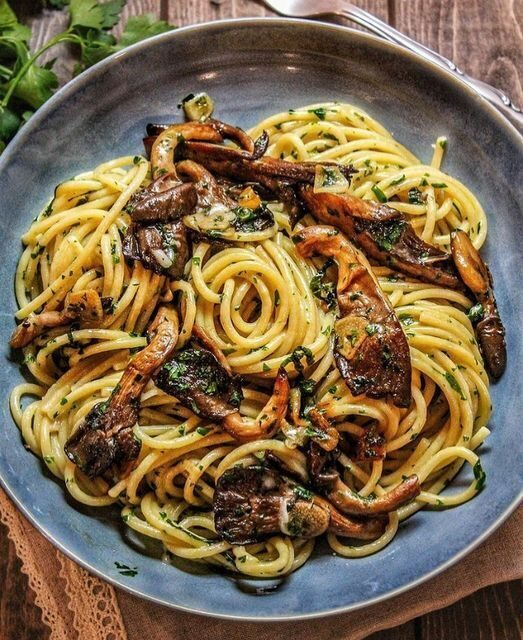 Aglio e Olio with Oyster Mushrooms (Vegan)