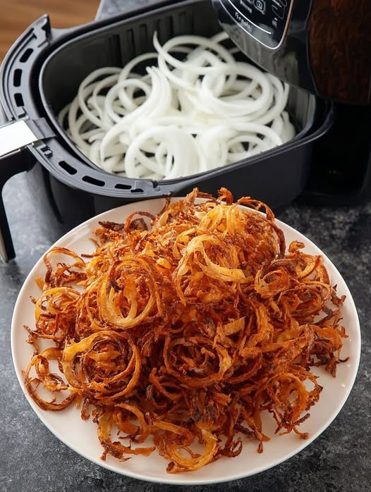 “Golden Crispy Air Fryer Onion Strings”