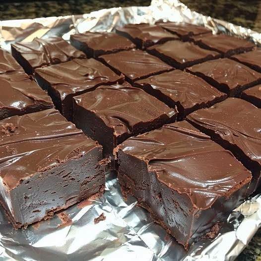 Vegan chocolate fudge cake
