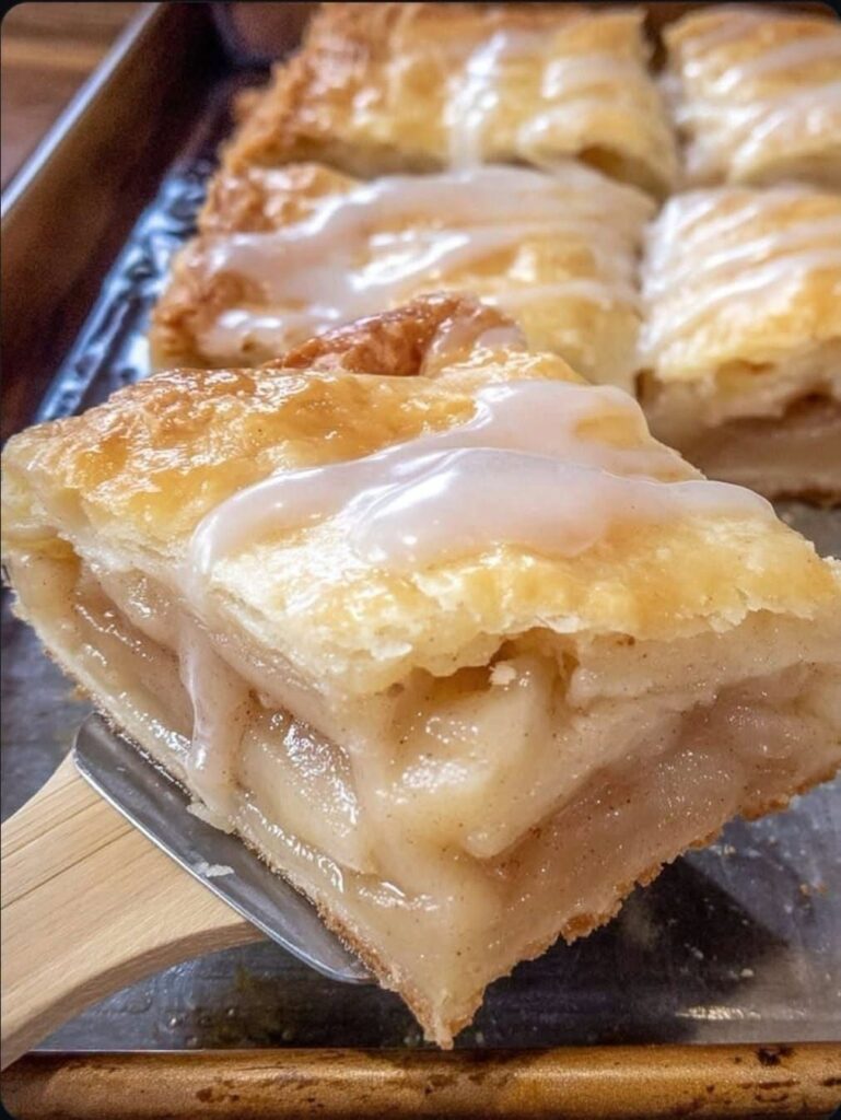 Chicago-Style Bakery Apple Slices – Buttery, Flaky & Cinnamon-Apple Filled