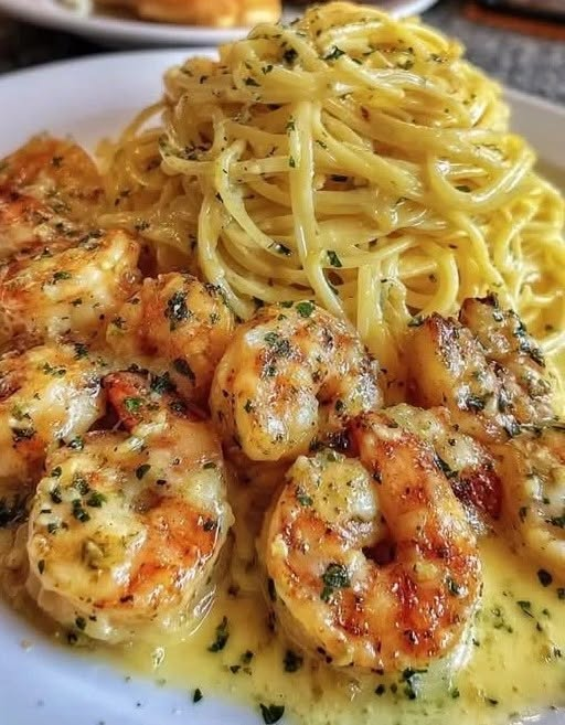 Garlic Butter Shrimp Scampi Pasta