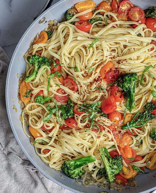 Vegan Linguini with Cherry Tomatoes, Basil & Broccolini