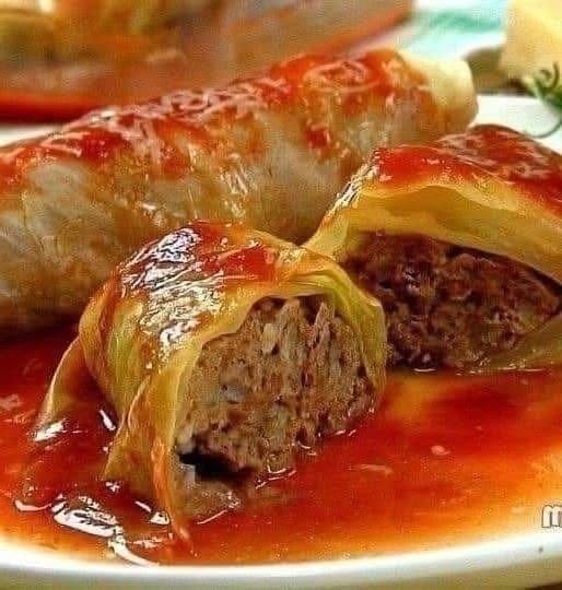 0-Point Stuffed Cabbage Rolls with Gravy (WW-Friendly)