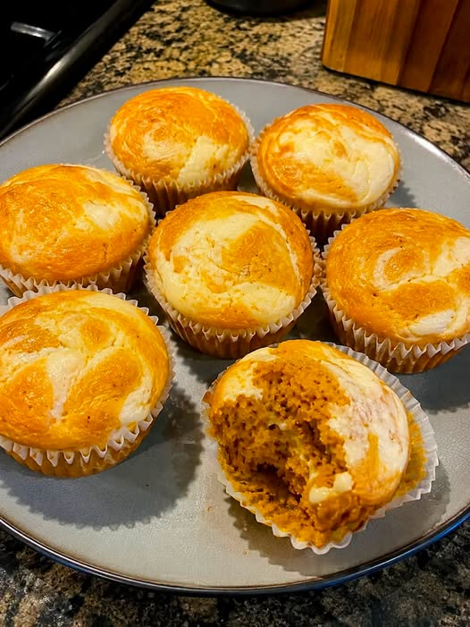 Keto Pumpkin Cream Cheese Muffins