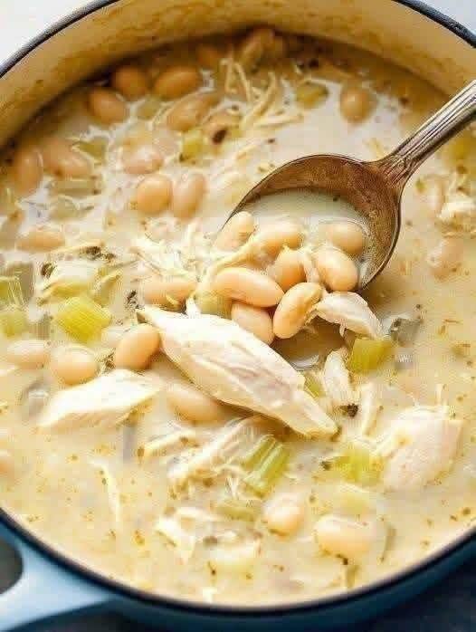 Tuscan White Bean Soup – Creamy, Cozy & Protein-Rich