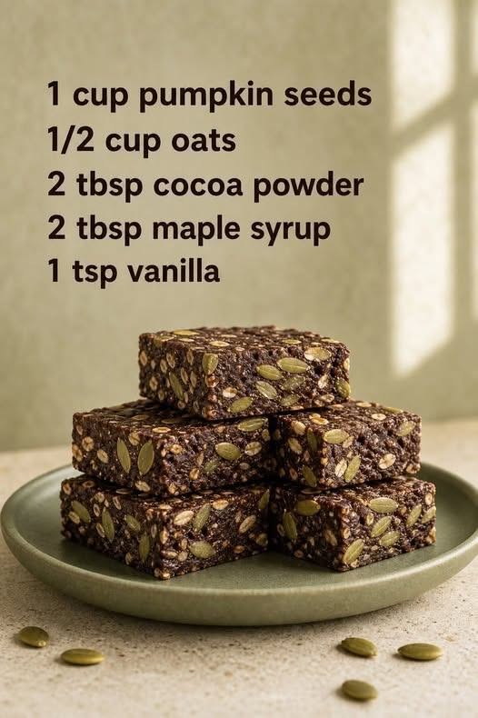 🍫 Pumpkin Seed Cocoa Oat Bars
